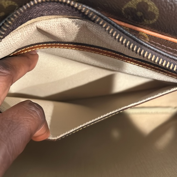 LOUIS VUITTON Monogram Reporter PM Shoulder Bag - Picture 11 of 12